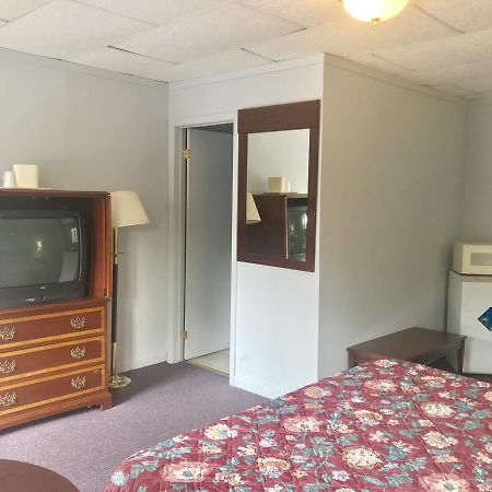 Economy Inn Alfred Экстерьер фото