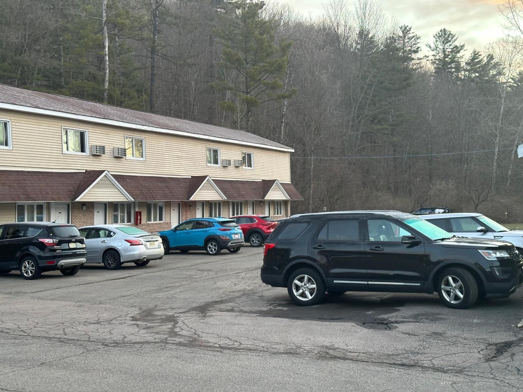 Economy Inn Alfred Экстерьер фото
