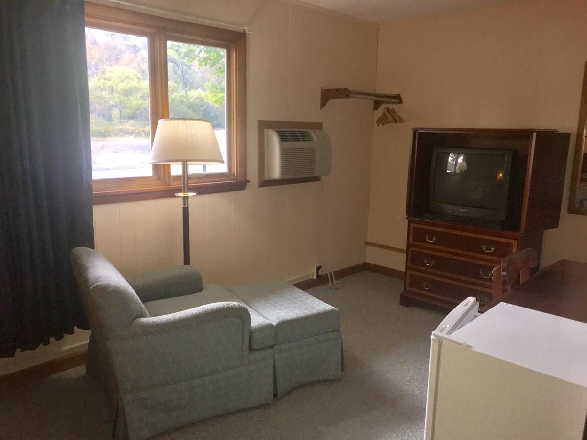 Economy Inn Alfred Экстерьер фото